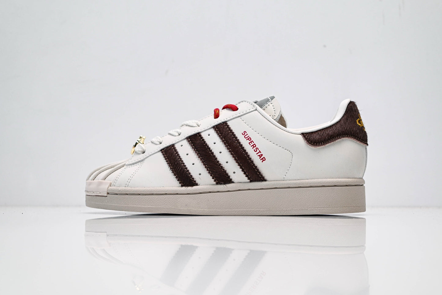 adidas Originals Superstar – Off-White & Brown Horsehair Upper with Red Laces & White Shell Toe