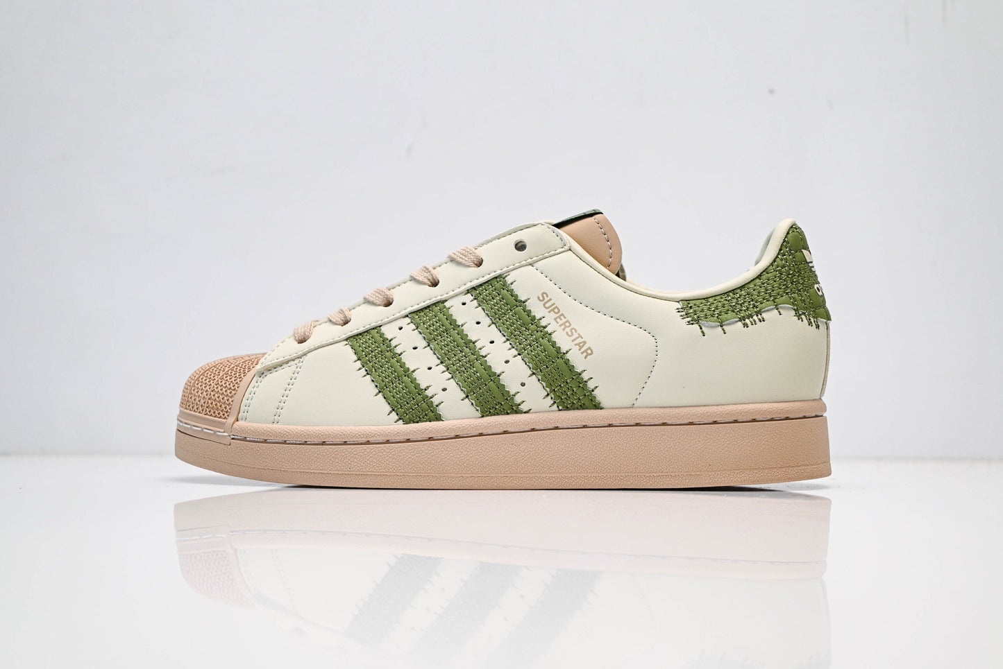 adidas Originals Superstar – Off-White with Green 3-Stripes & Beige Shell Toe
