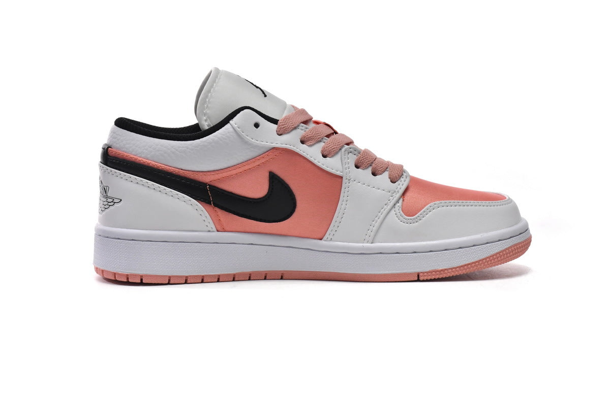 Nike Air Jordan 1 Retro Low Low-Top Sneakers