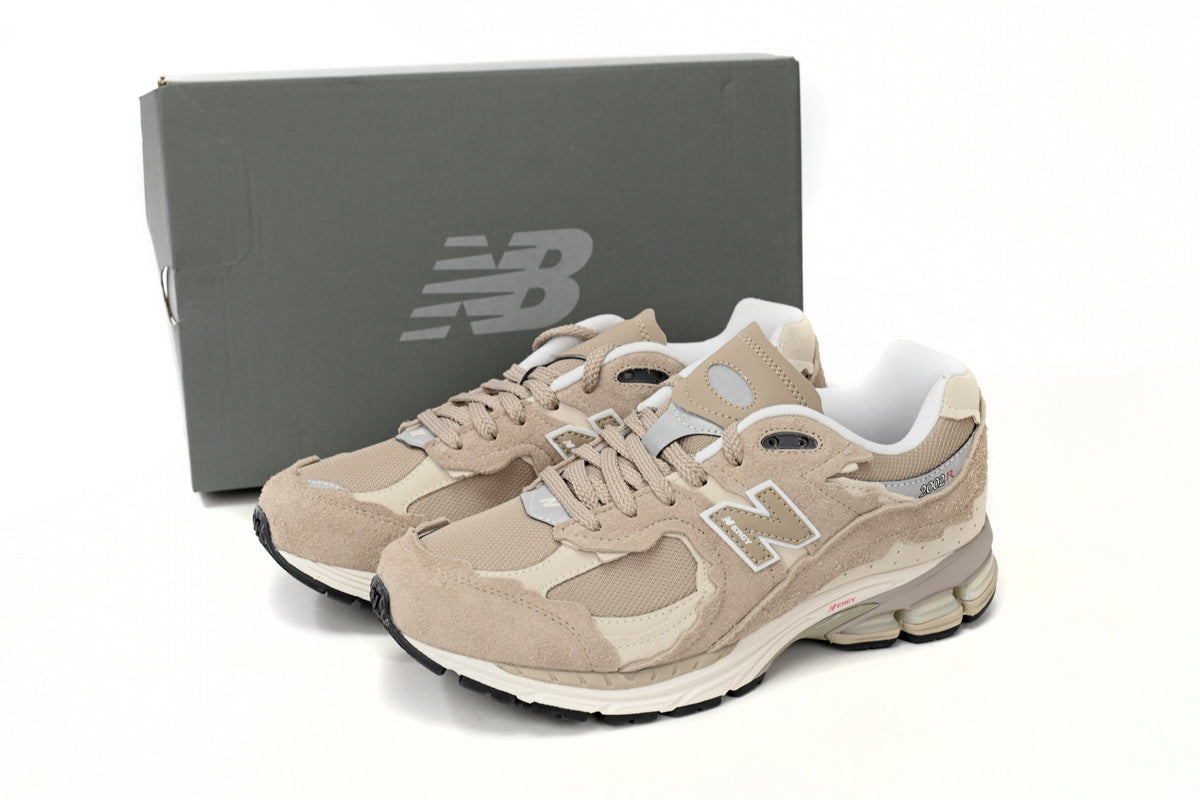New Balance 2002R Sneakers