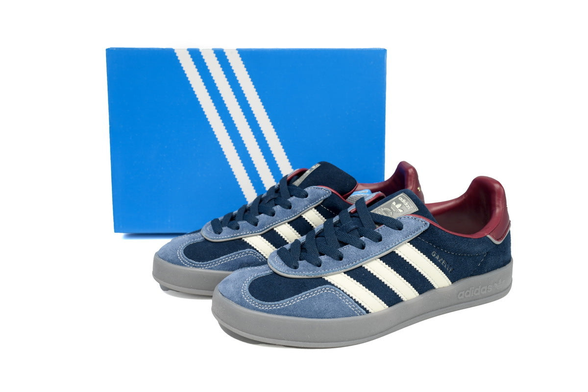 Adidas Samba OG – Retro German-Inspired Sneakers