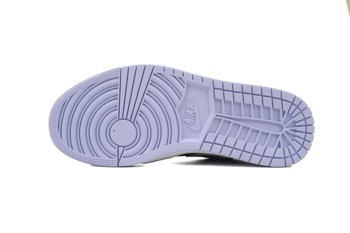 Nike Air Jordan 1 Retro Low Low-Top Sneakers