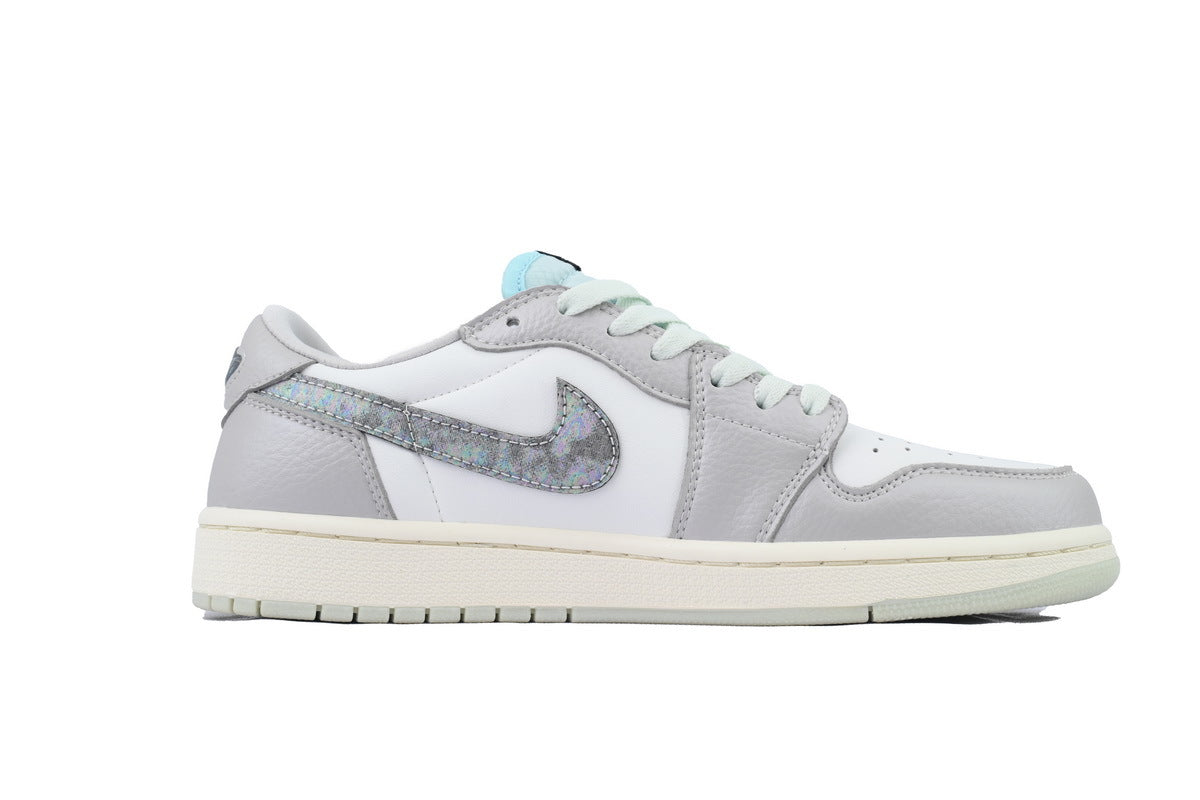 Nike Air Jordan 1 Retro Low Low-Top Sneakers