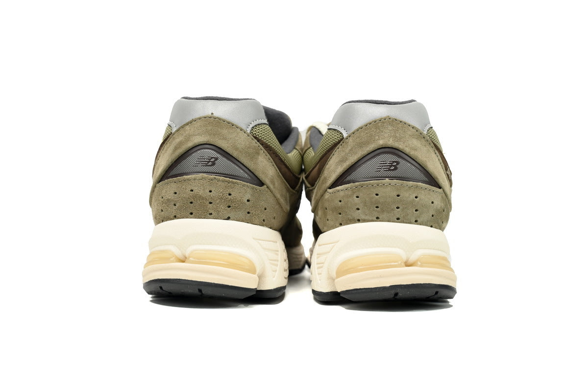 New Balance 2002R Sneakers