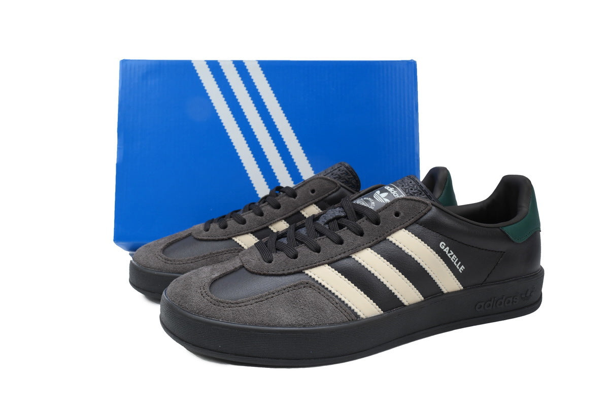 Adidas Samba OG – Retro German-Inspired Sneakers