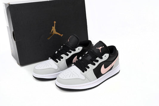 Nike Air Jordan 1 Retro Low Low-Top Sneakers