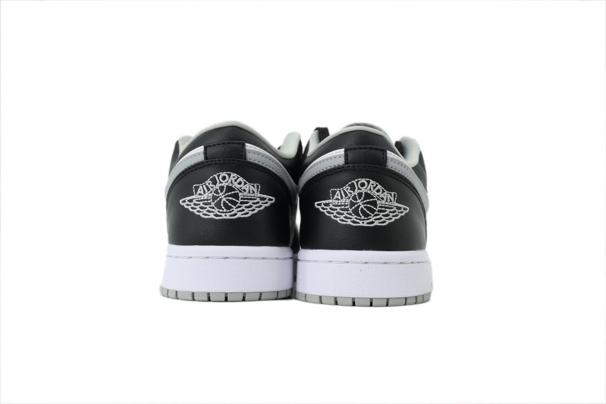 Nike Air Jordan 1 Retro Low Low-Top Sneakers
