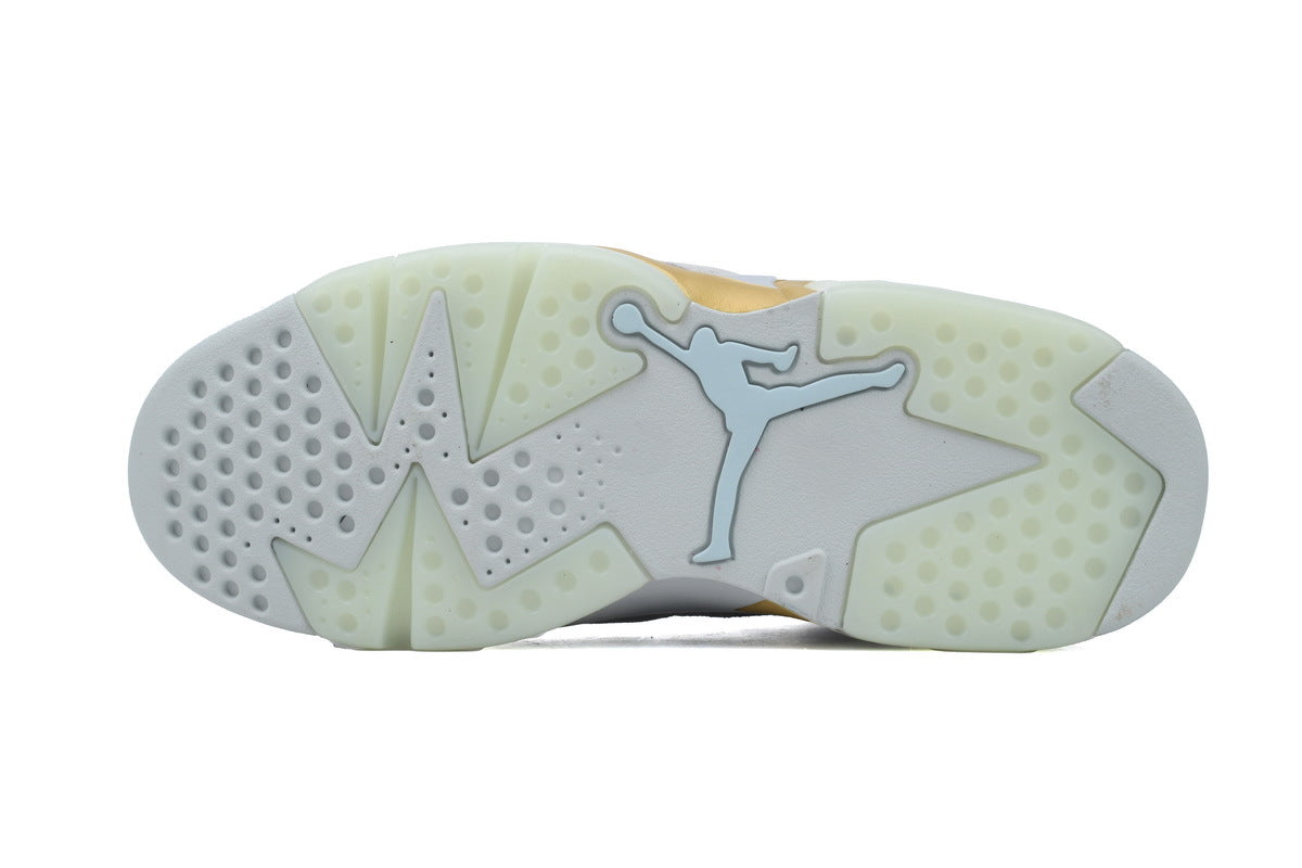 Nike Air Jordan 6 – Retro High-Top Basketball Sneakers