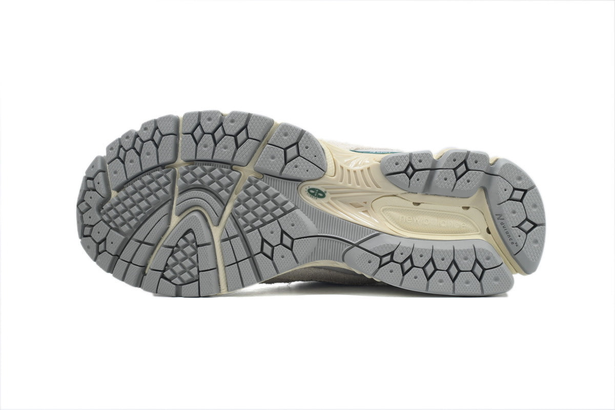 New Balance 2002R Sneakers