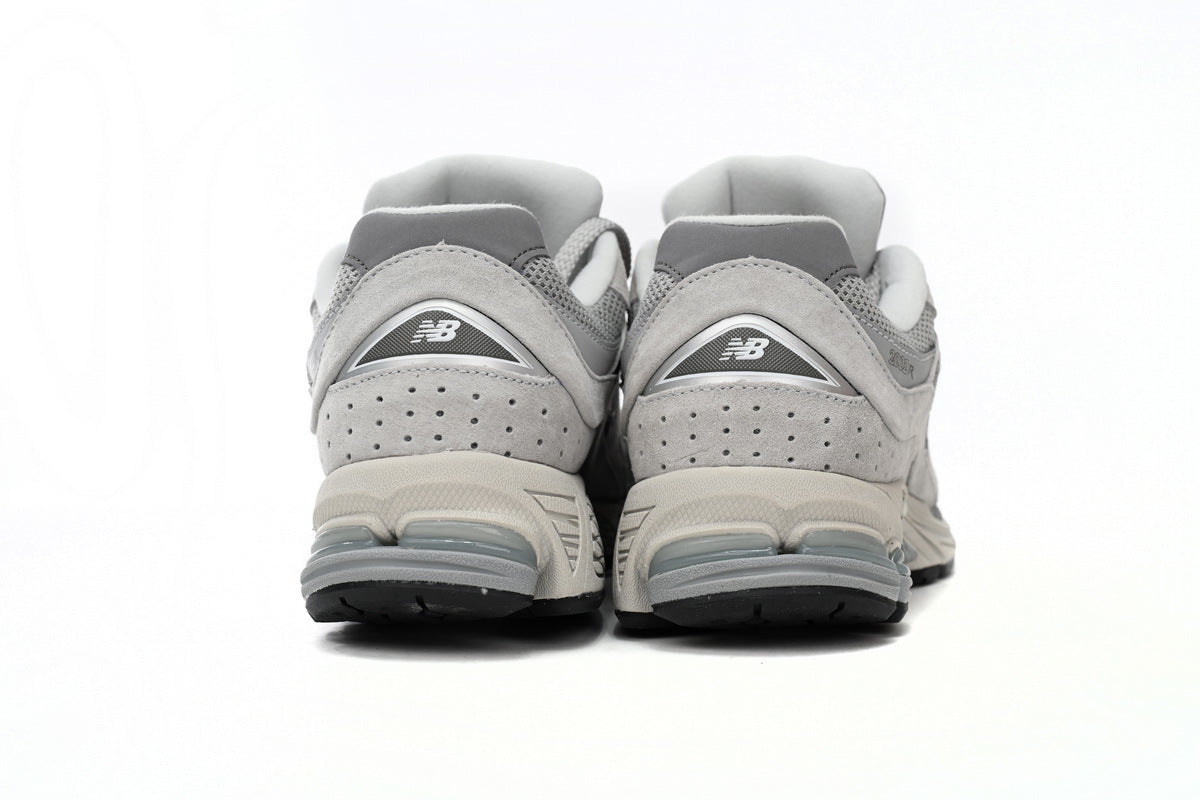 New Balance 2002R Sneakers