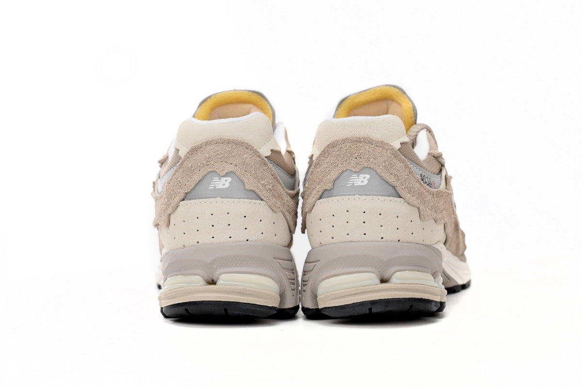 New Balance 2002R Sneakers