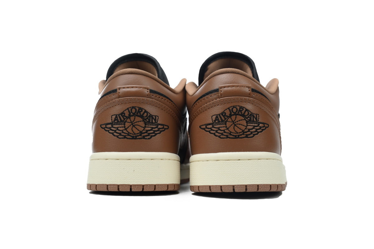 Nike Air Jordan 1 Retro Low Low-Top Sneakers