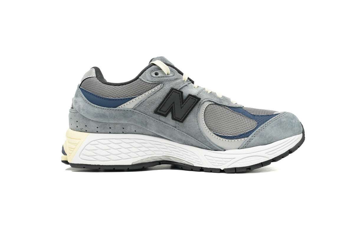 New Balance 2002R Sneakers
