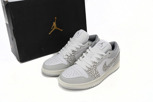 Nike Air Jordan 1 Retro Low Low-Top Sneakers