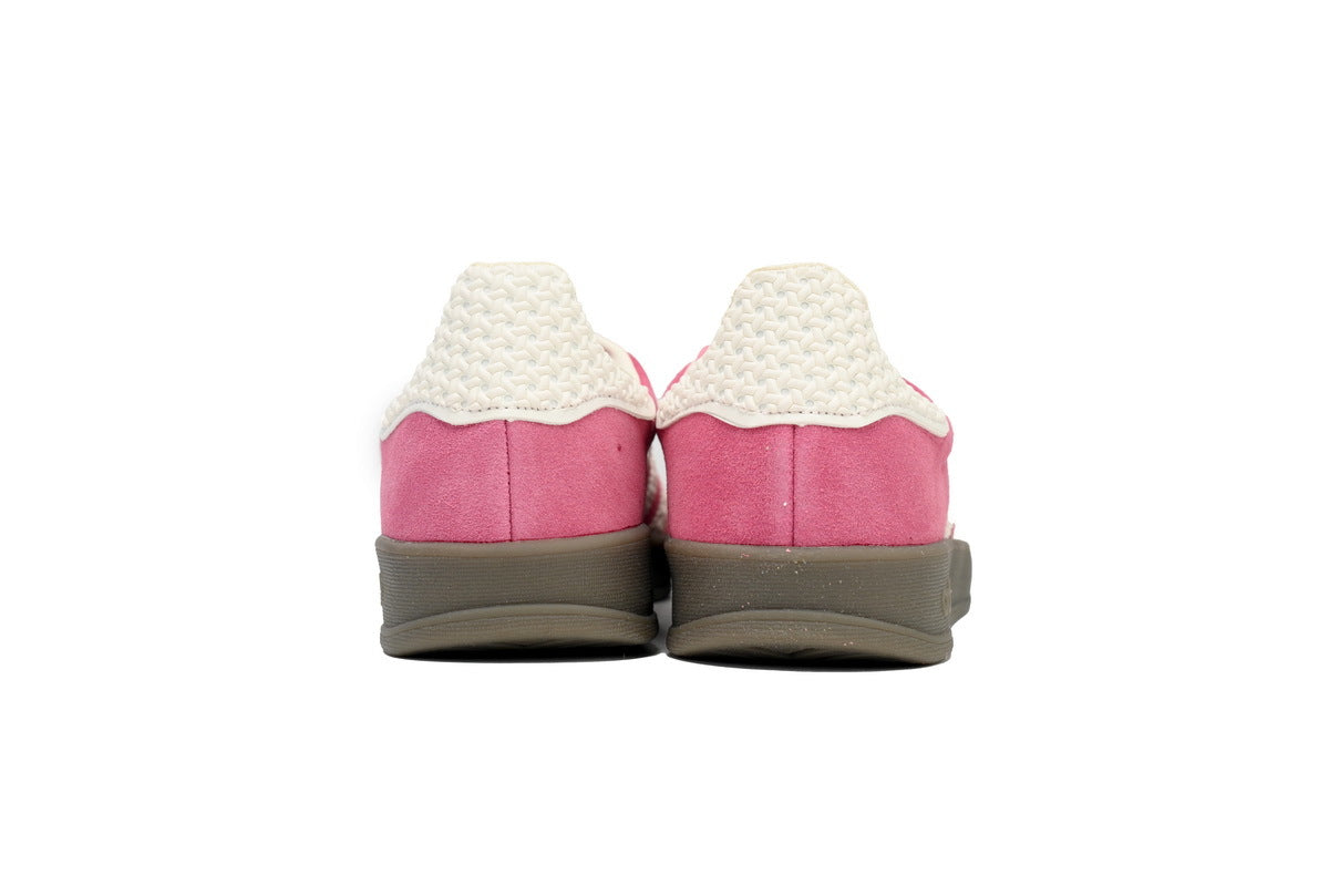 Adidas Samba OG – Retro German-Inspired Sneakers