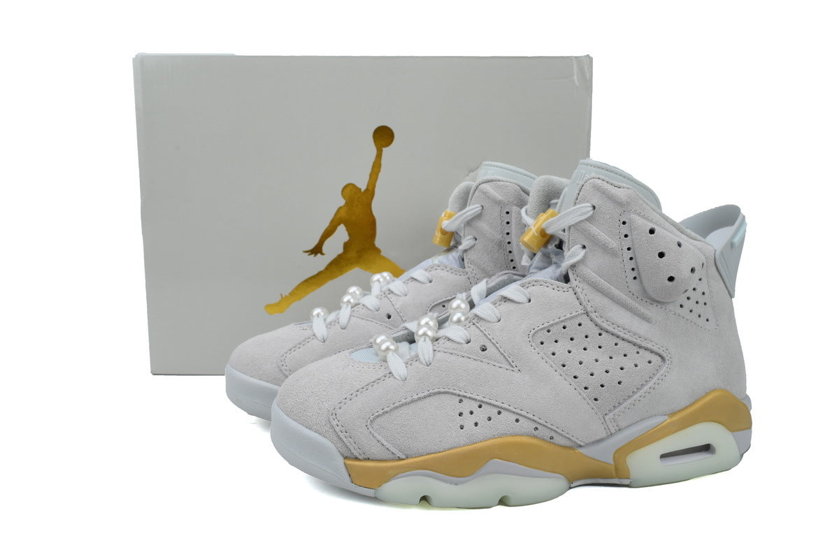 Nike Air Jordan 6 – Retro High-Top Basketball Sneakers