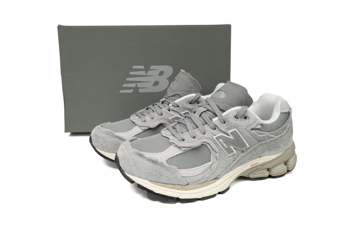 New Balance 2002R Sneakers