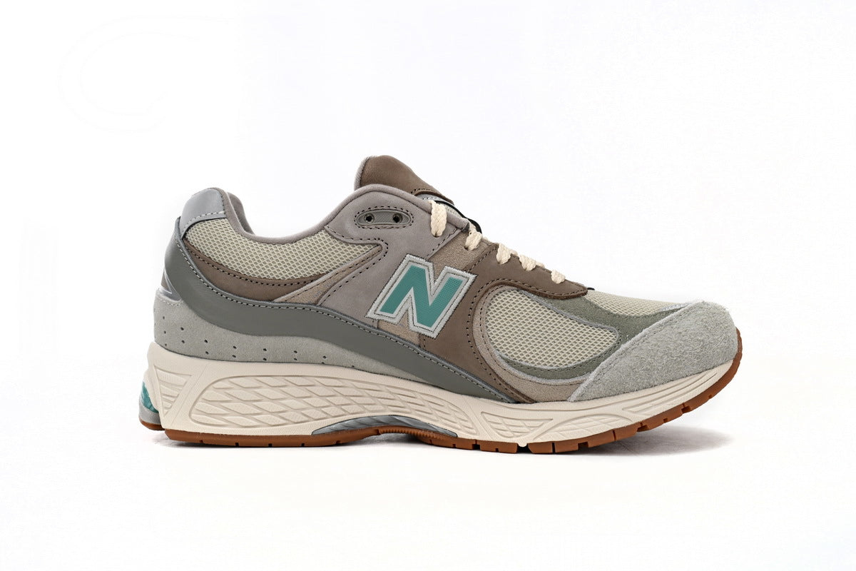 New Balance 2002R Sneakers
