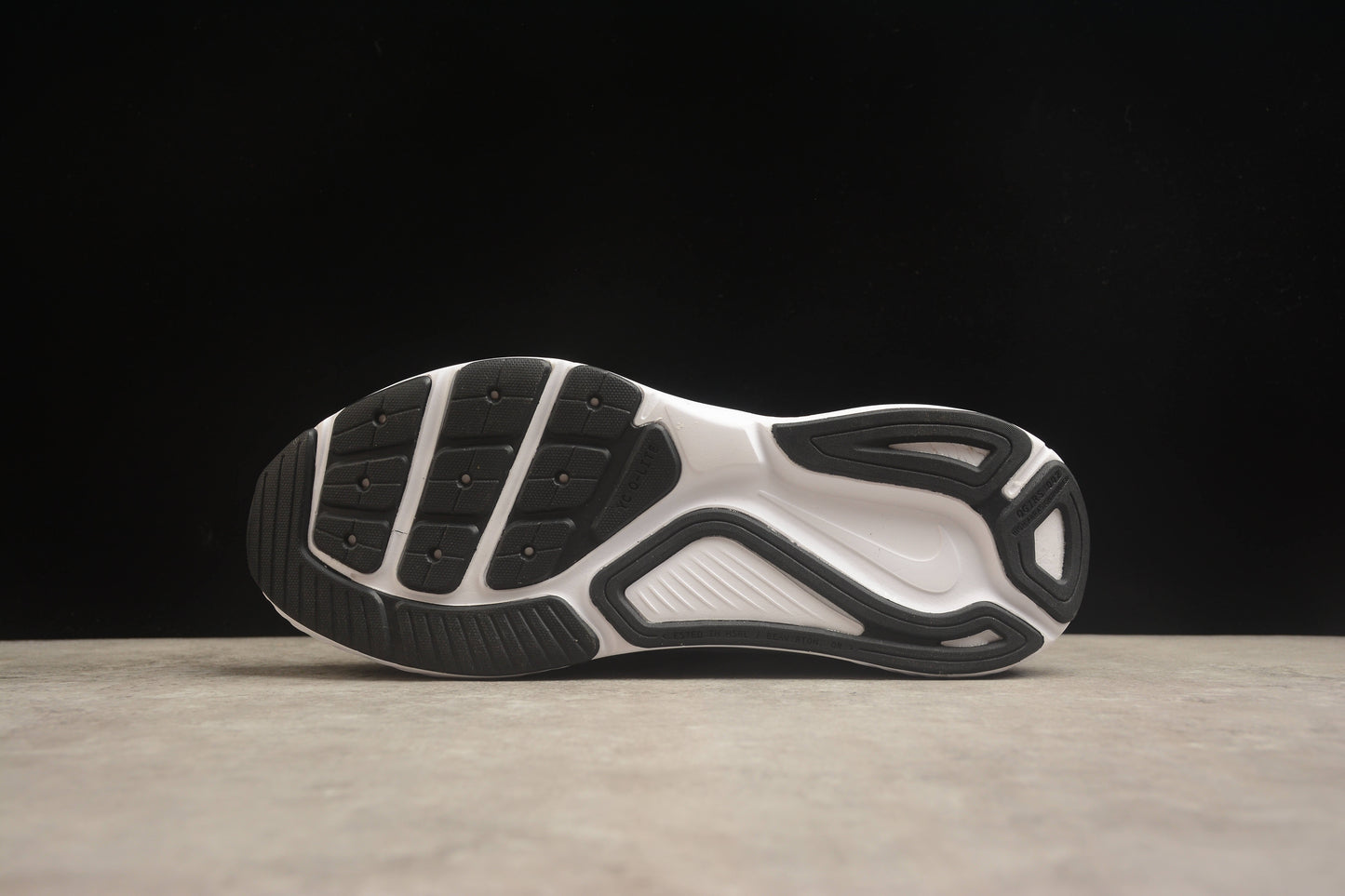 Nike Air Zoom Structure 26 Running Shoes | Supportive & Stable | EU 36-45