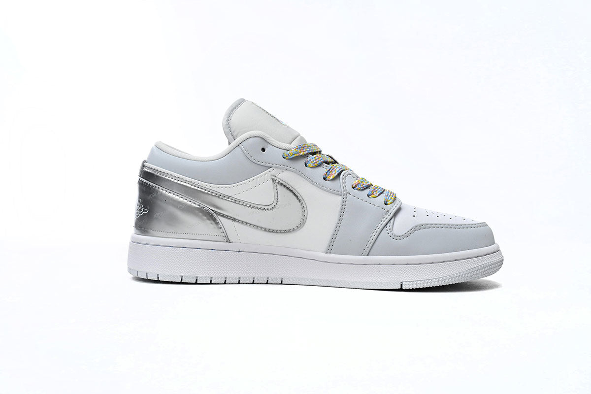 Nike Air Jordan 1 Retro Low Low-Top Sneakers