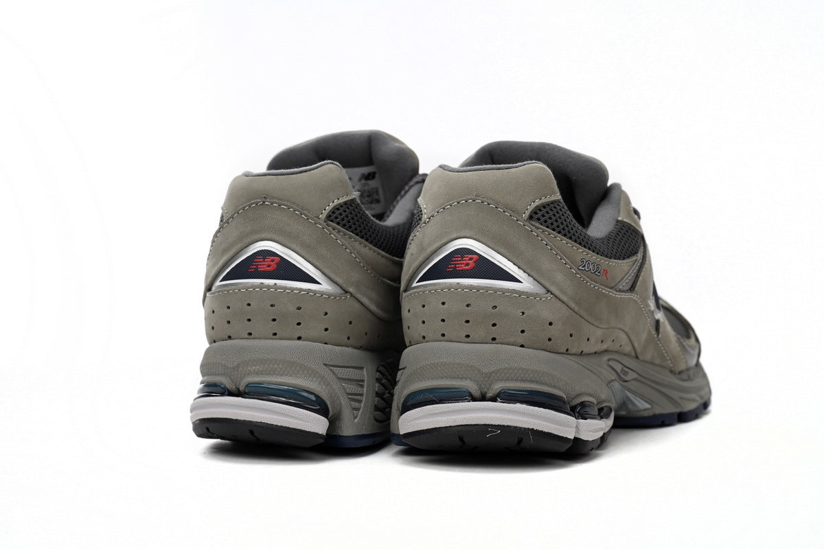 New Balance 2002R Sneakers