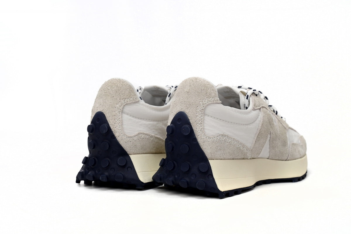 New Balance 327 Sneakers