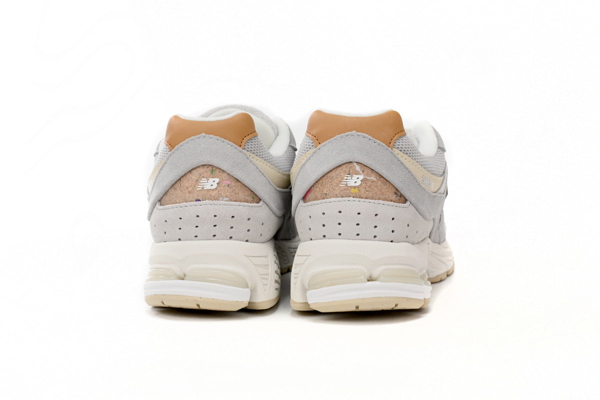 New Balance 2002R Sneakers