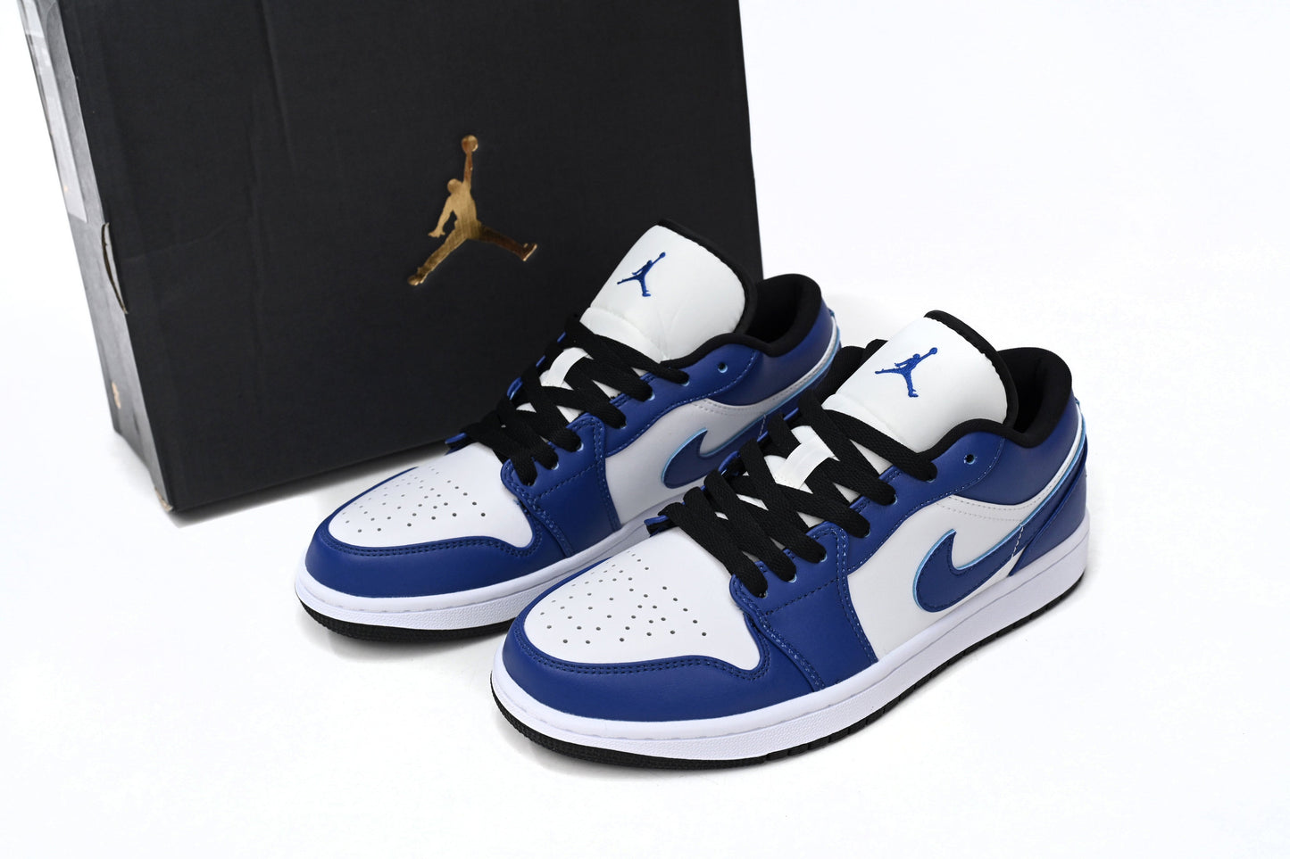 Nike Air Jordan 1 Retro Low Low-Top Sneakers