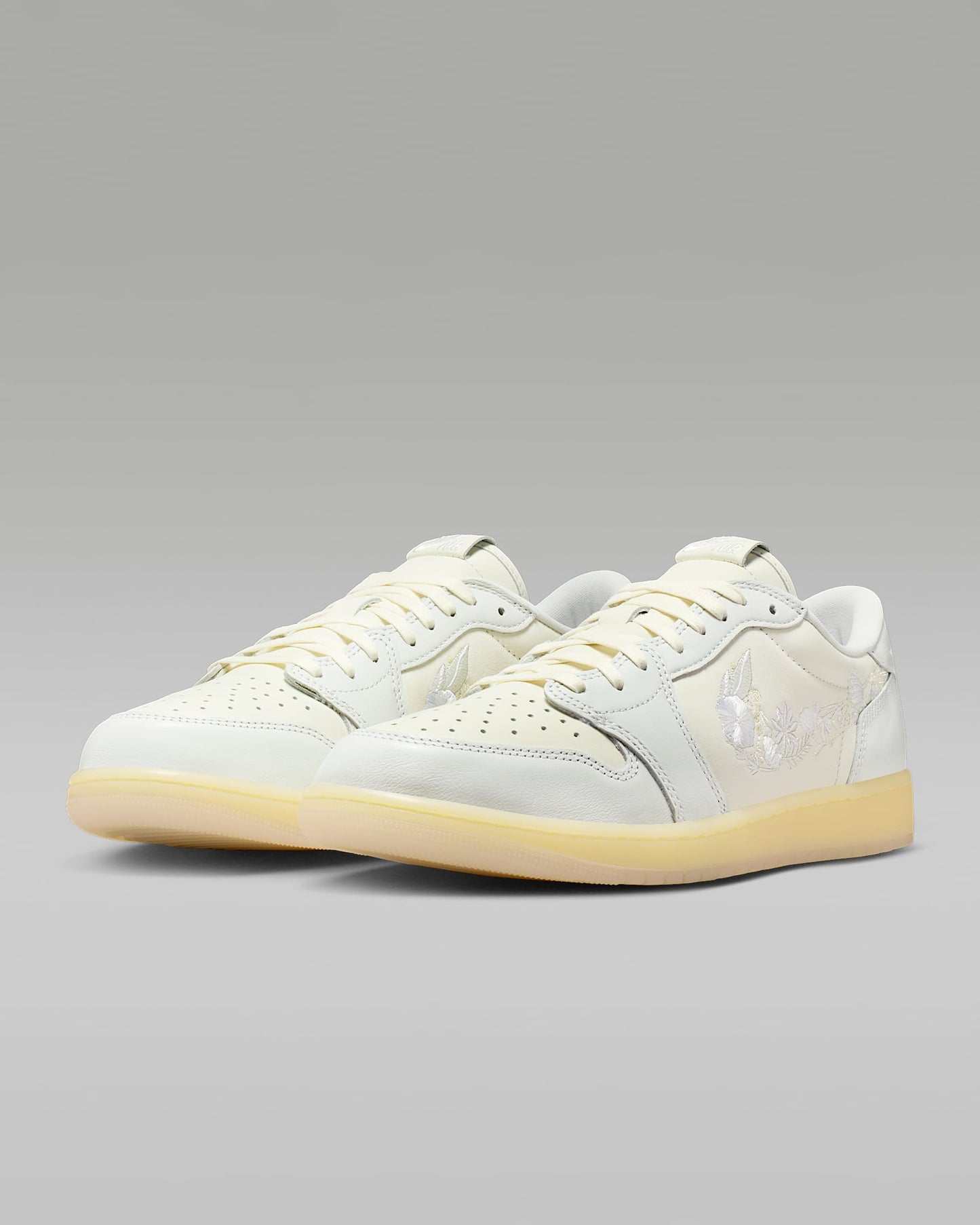 Air Jordan 1 Low OG x Off-White Floral Embroidery Gum Sole Sneakers