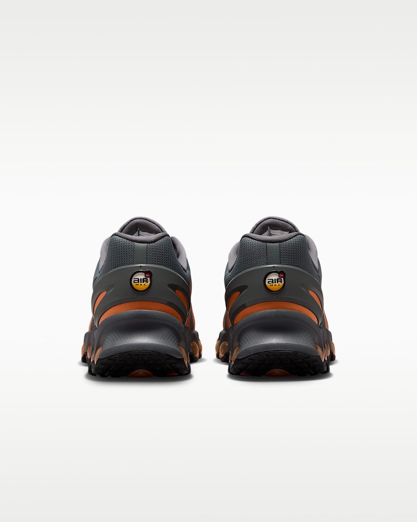 Nike Air Max DN – Dark Grey/Copper Orange Sneaker