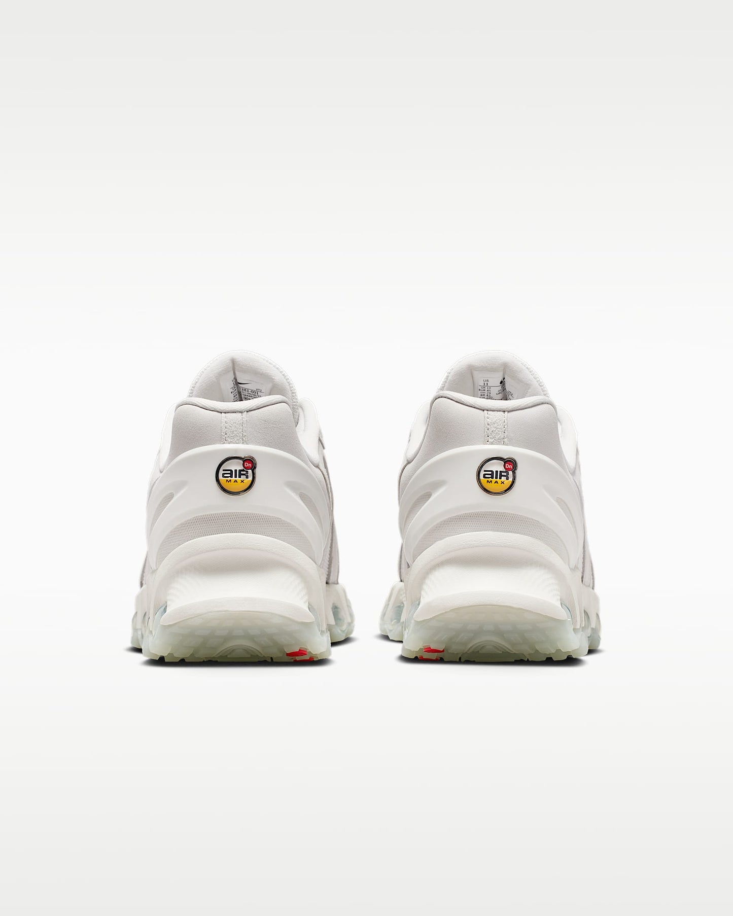 Nike Air Max DN – Off-White/Silver Sneaker