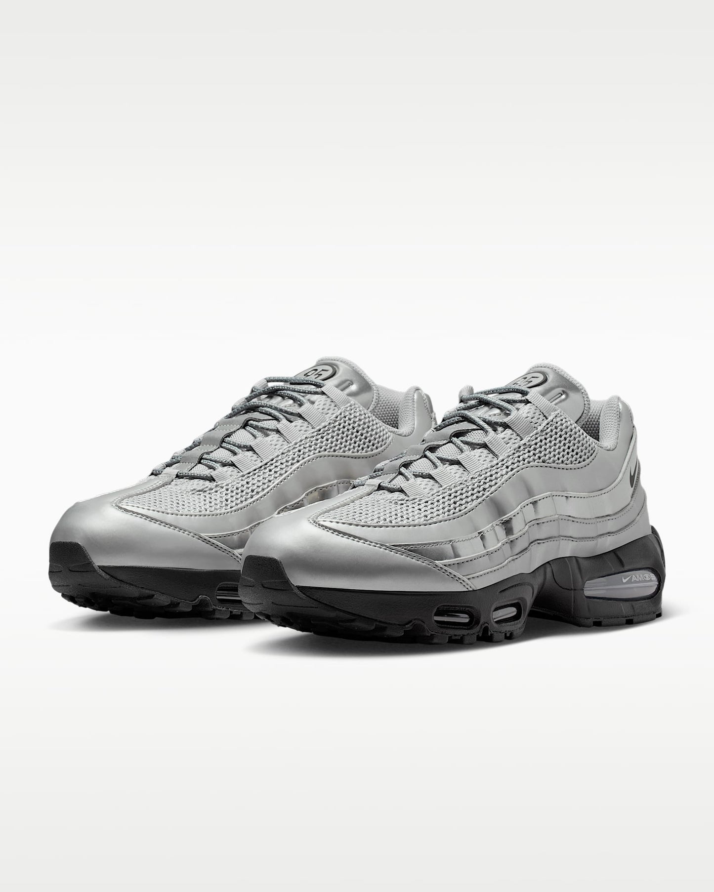 Nike Air Max 95 – Metallic Silver / Black Mesh Athletic Sneakers