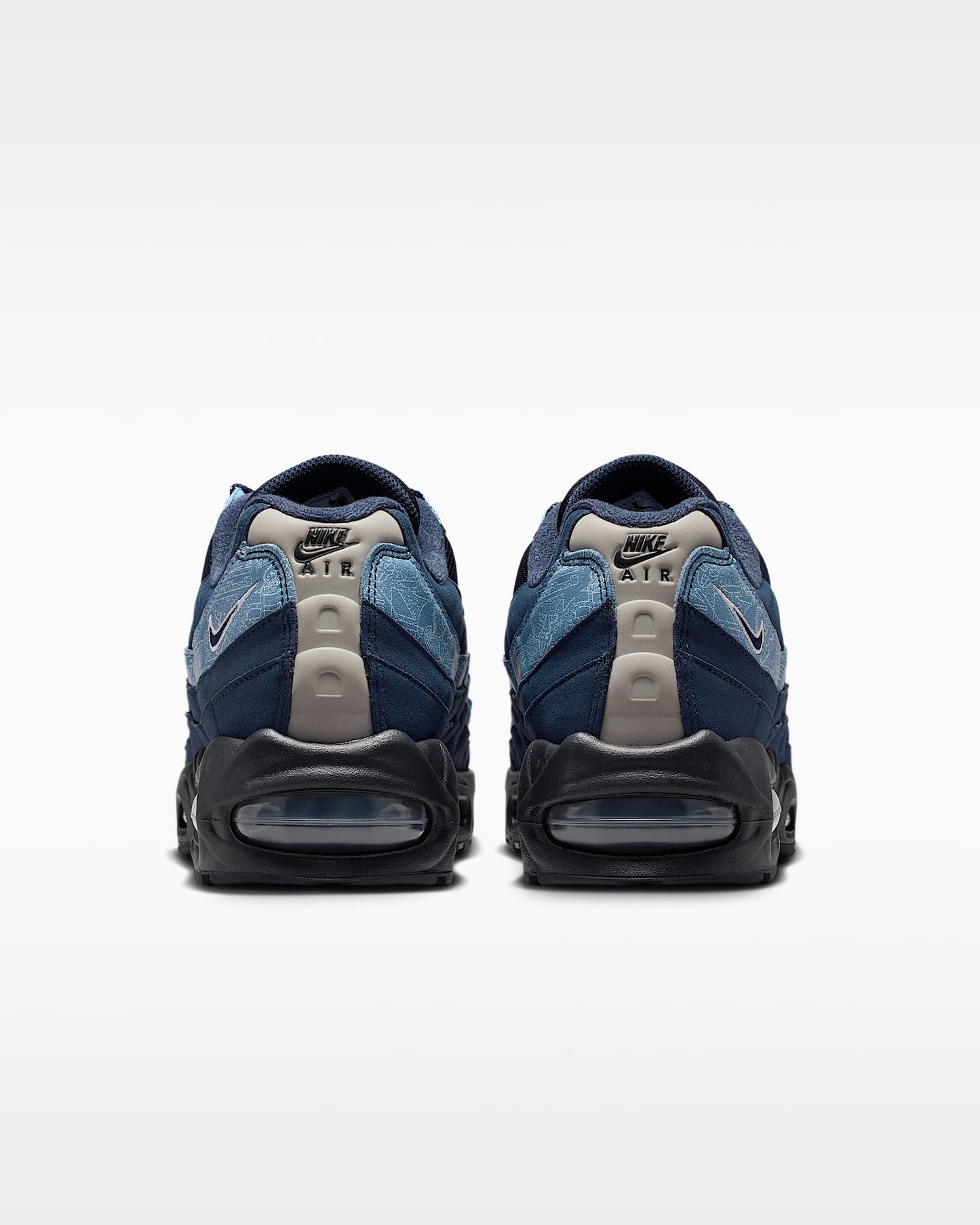 Nike Air Max 95 – Navy / Light Blue Mesh Athletic Sneakers