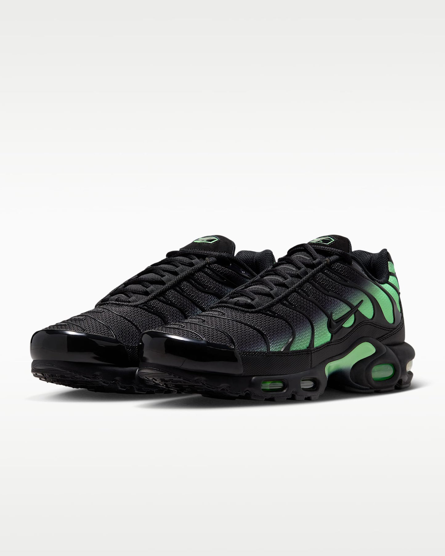 Nike Air Max Plus – Black/Electric Green Sneaker