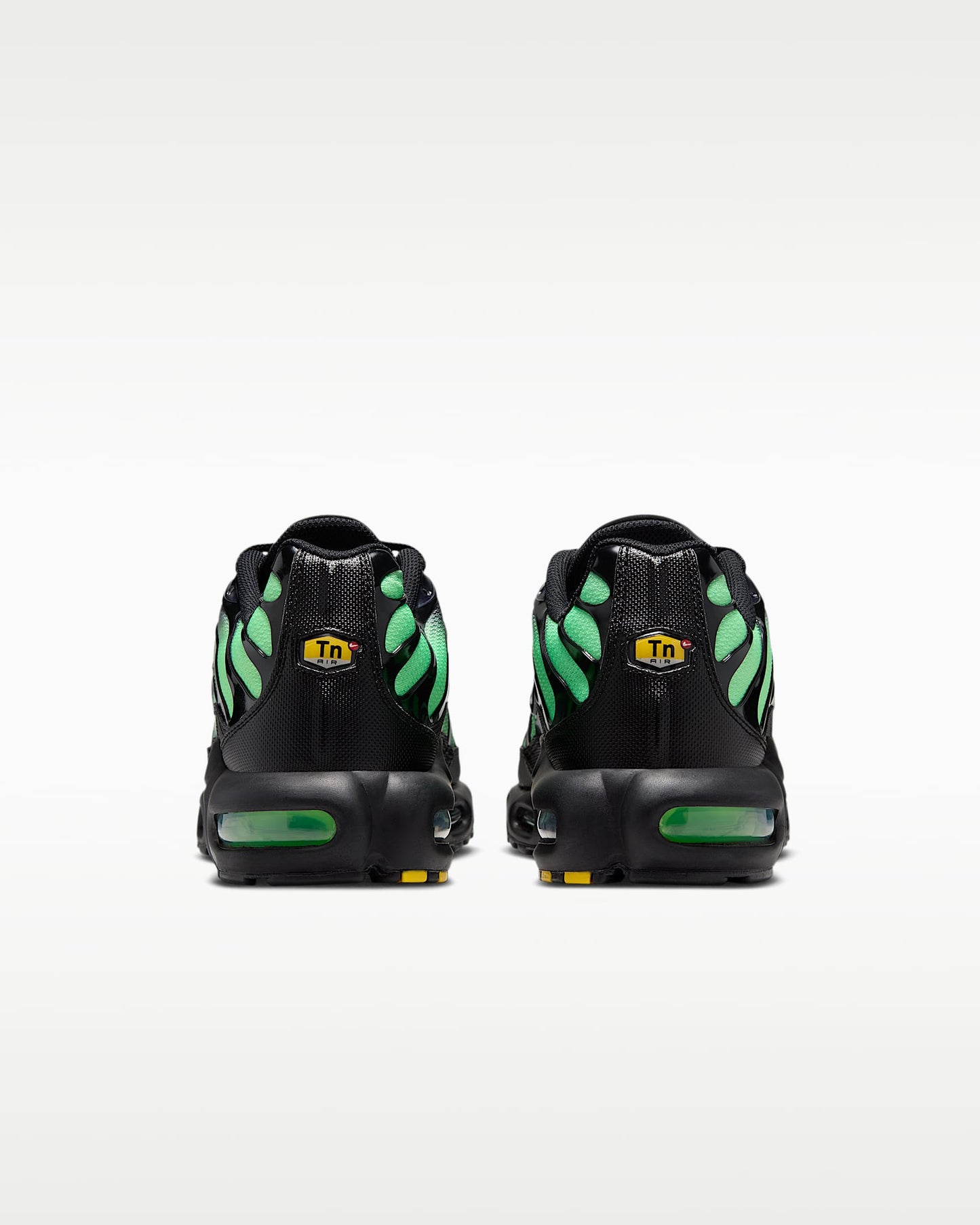 Nike Air Max Plus – Black/Electric Green Sneaker