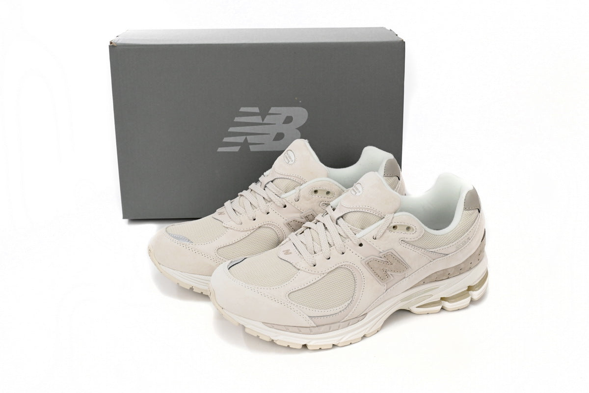 New Balance 2002R Sneakers