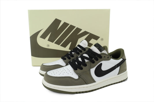 Nike Air Jordan 1 Retro Low Low-Top Sneakers