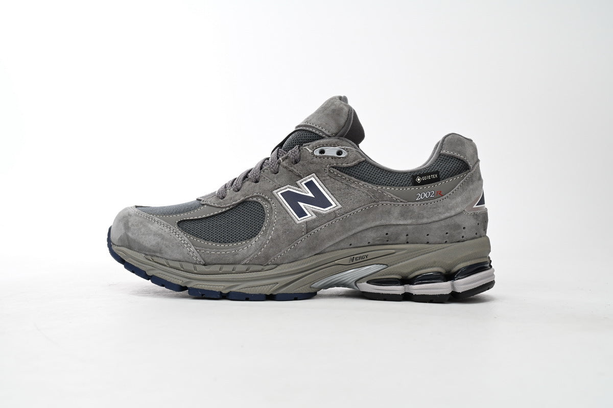 New Balance 2002R Sneakers