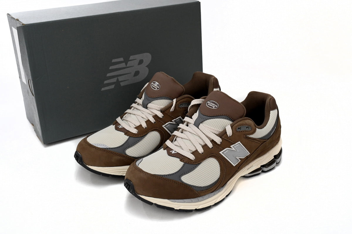 New Balance 2002R Sneakers
