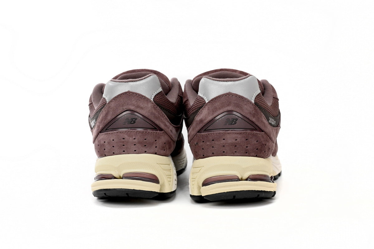 New Balance 2002R Sneakers