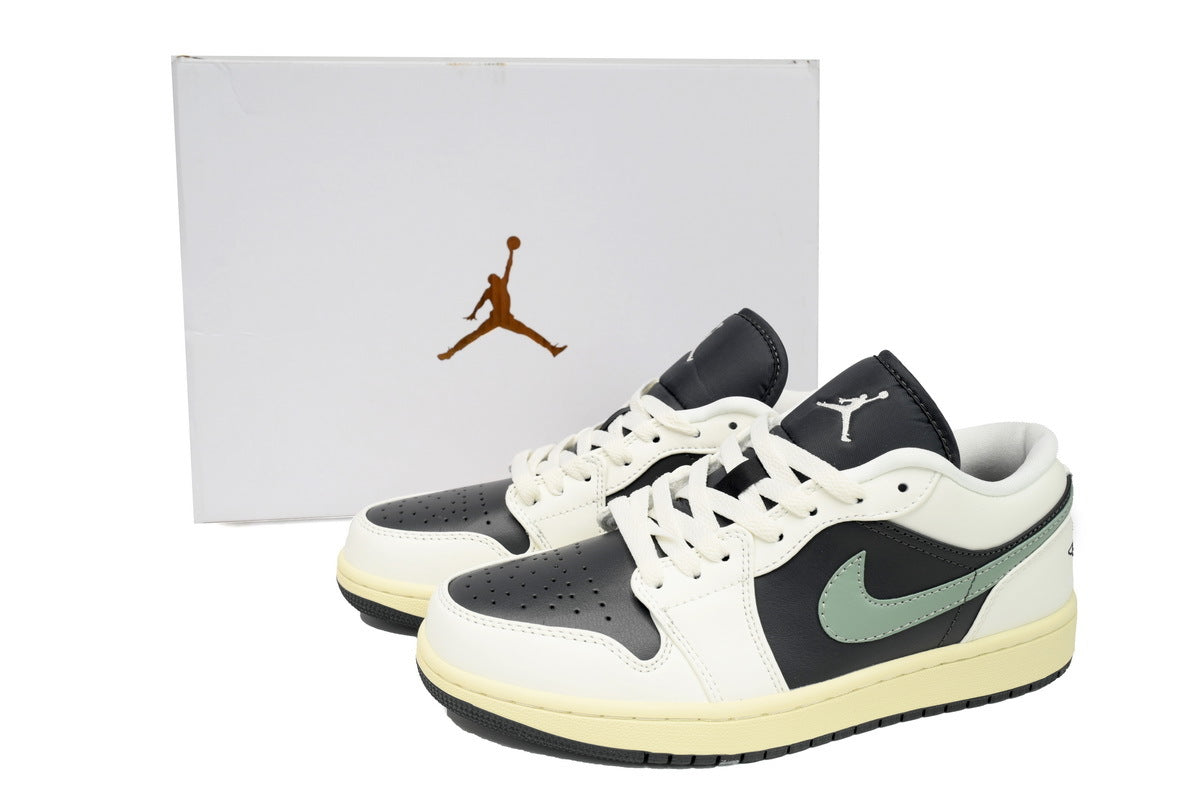 Nike Air Jordan 1 Retro Low Low-Top Sneakers