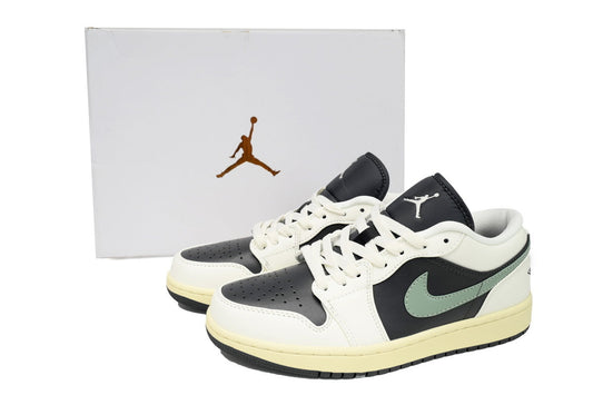 Nike Air Jordan 1 Retro Low Low-Top Sneakers