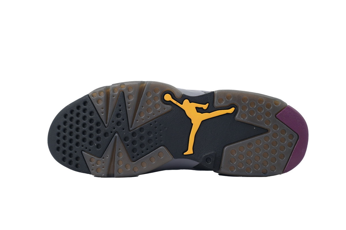 Nike Air Jordan 6 – Retro High-Top Basketball Sneakers