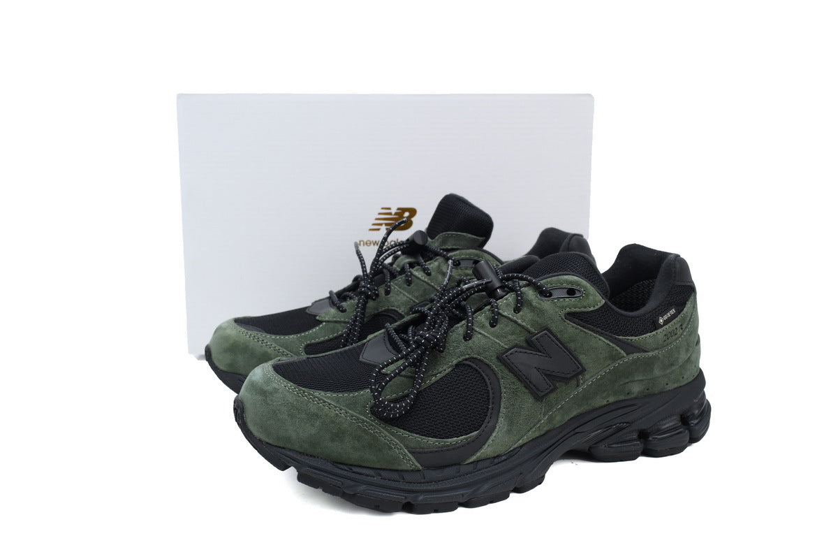 New Balance 2002R Sneakers