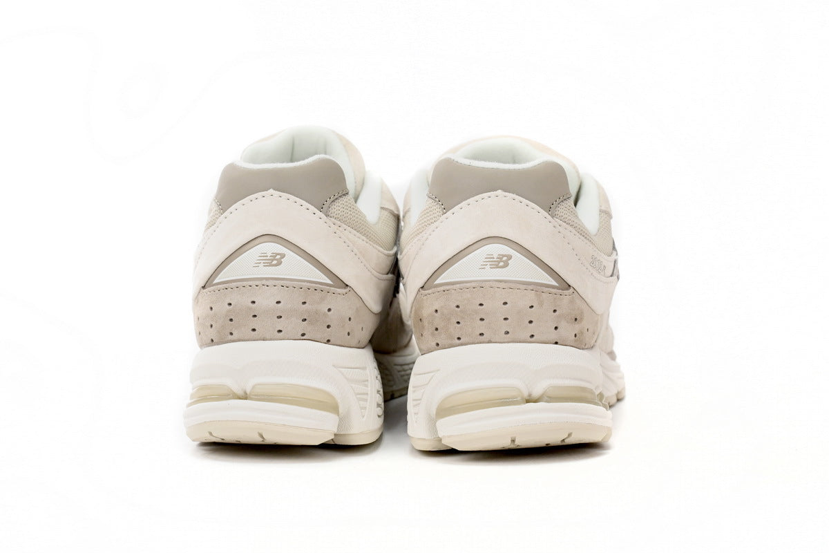 New Balance 2002R Sneakers