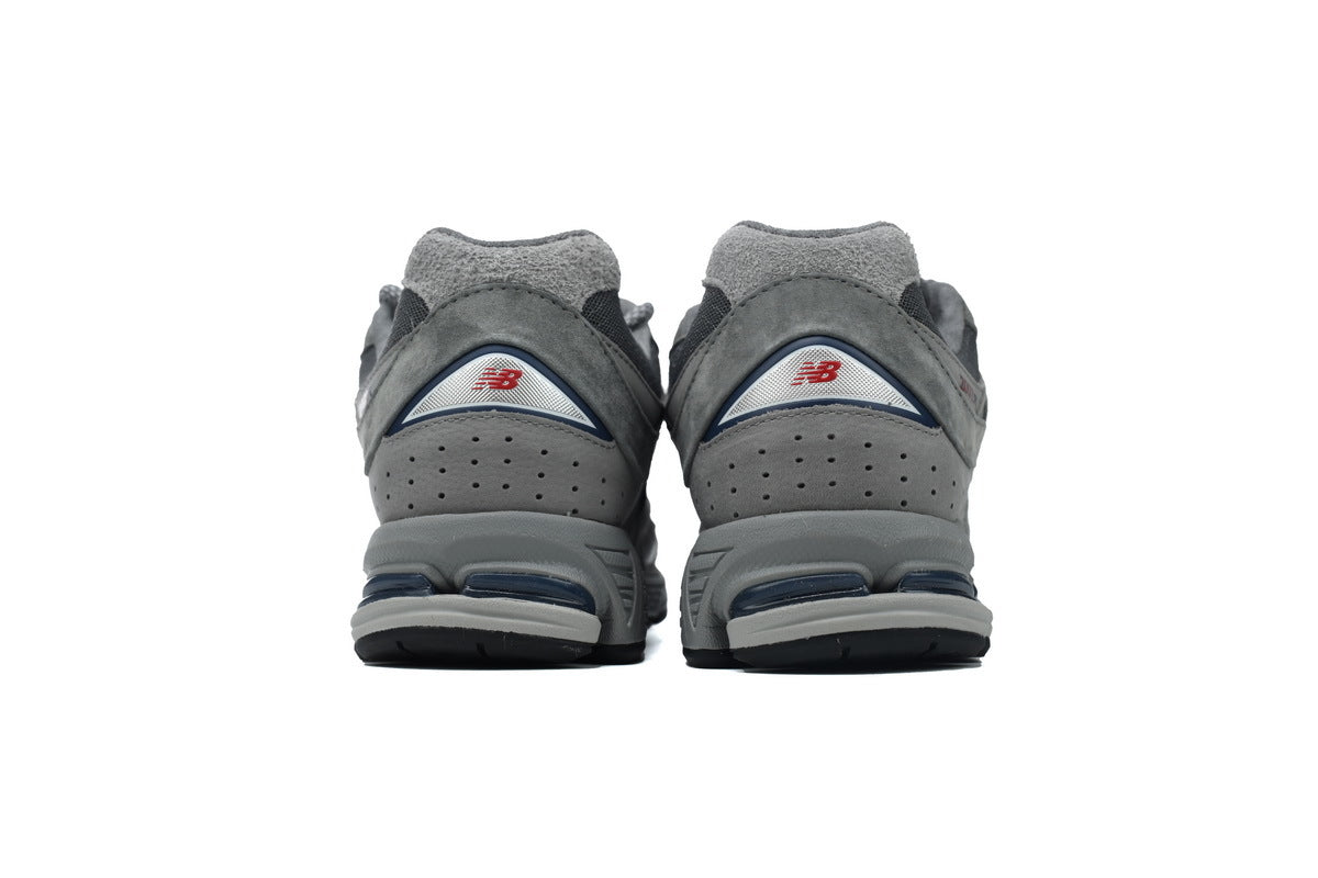 New Balance 2002R Sneakers