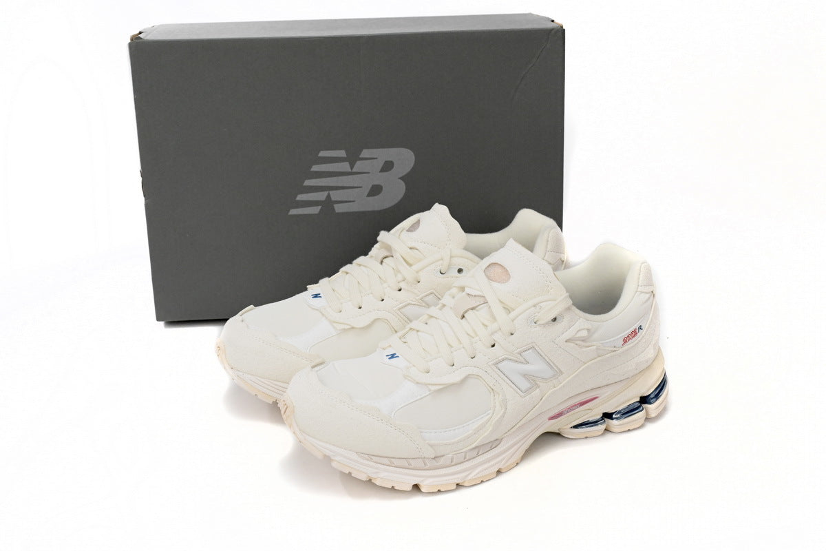 New Balance 2002R Sneakers