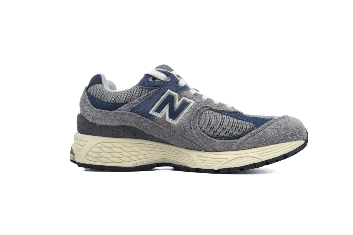 New Balance 2002R Sneakers
